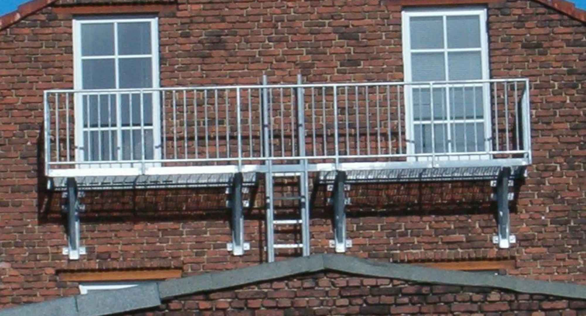 ᐅ Anstellbalkon mit Treppe Düsseldorf ⭐ Thoben Treppen & Metallbau